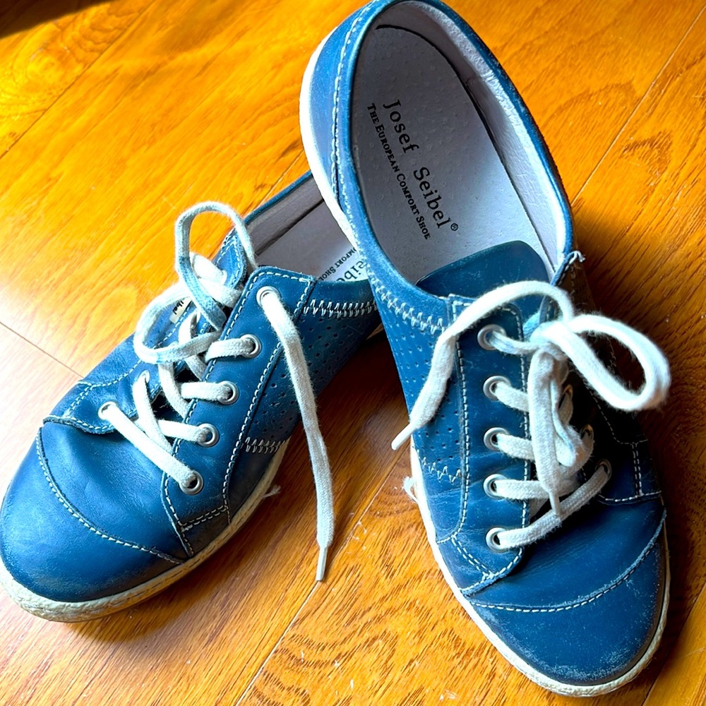 Josef Seibel blue leather sneakers